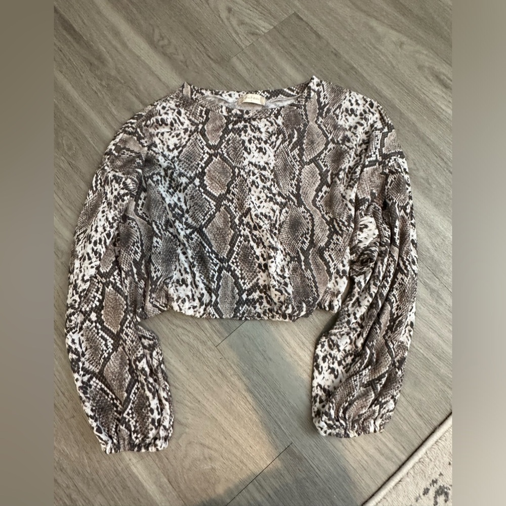 Pullover sweater